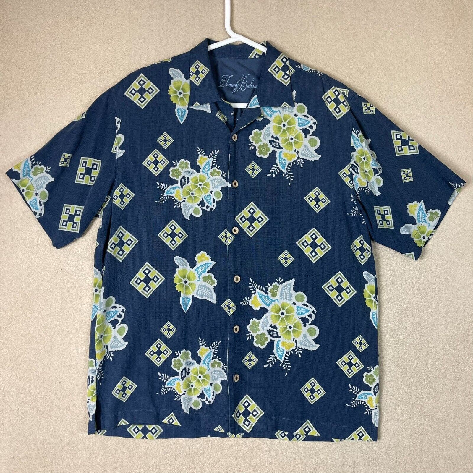 Tommy Bahama Shirt Mens Medium Blue Hawaiian Beach Floral Short Sleeve Adult